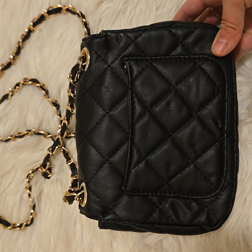 Black Purse With Gold Chain - Picture 2 of 4